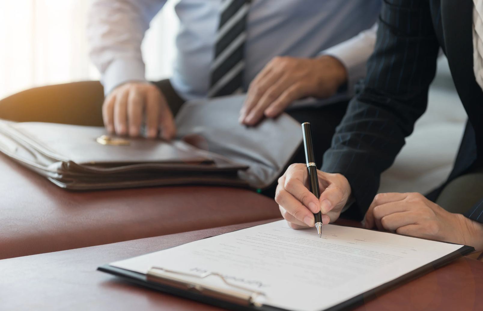 Guía Práctica para Elaborar un Contrato de Prestación de Servicios para Empresas