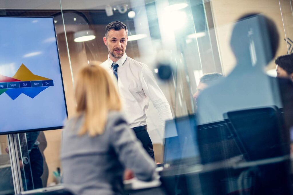 dios socios con un acuerdo en un Pacto de Accionistas y Control de la Sociedad