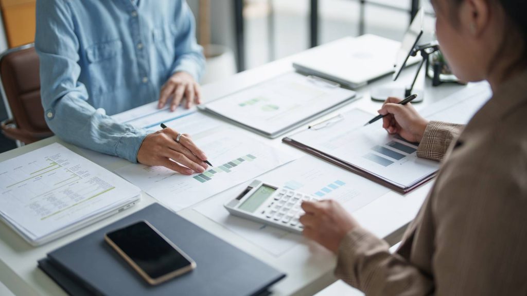 Servicios profesionales con boleta de honorarios